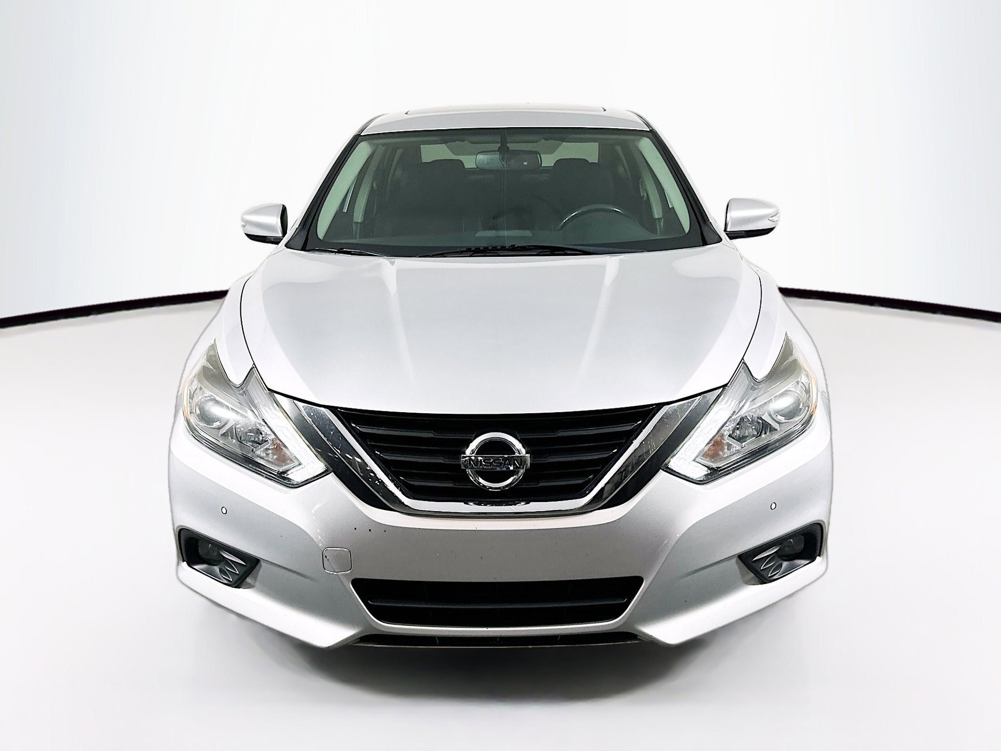 Used 2018 Nissan Altima 3.5 SL FWD image 2