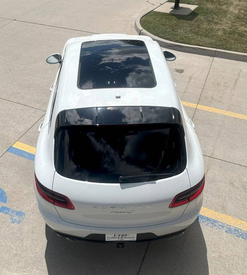 Used 2017 Porsche Macan S image 12