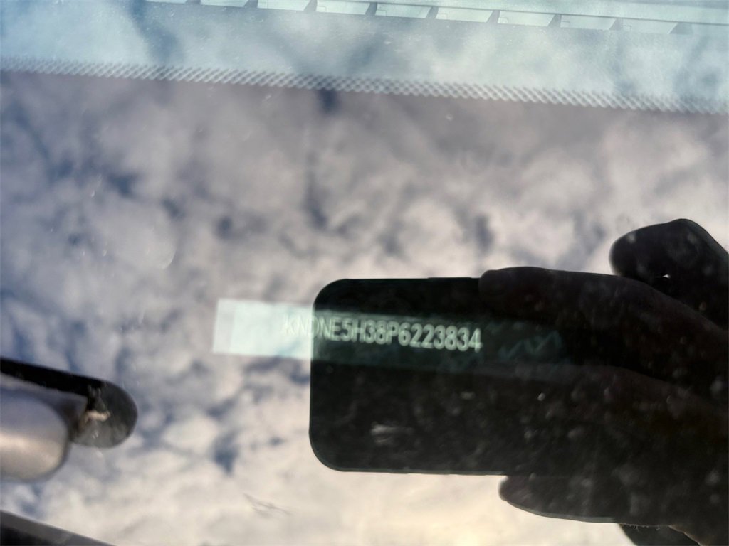 Certified 2023 Kia Carnival SX Prestige image 30