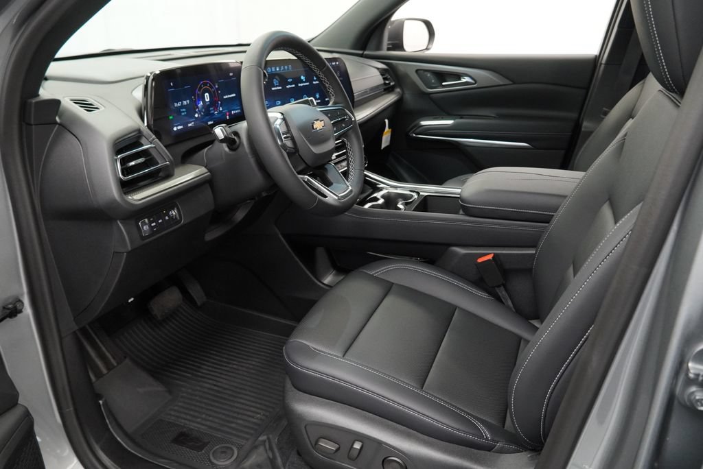 New 2026 Chevrolet Traverse LT w/ Driver Confidence Package AWD/4WD image 11