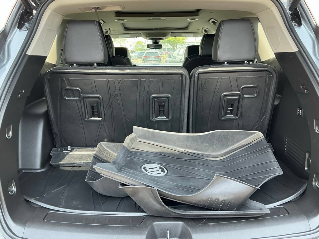 Used 2020 Buick Enclave Avenir w/ Avenir Technology Package FWD image 21