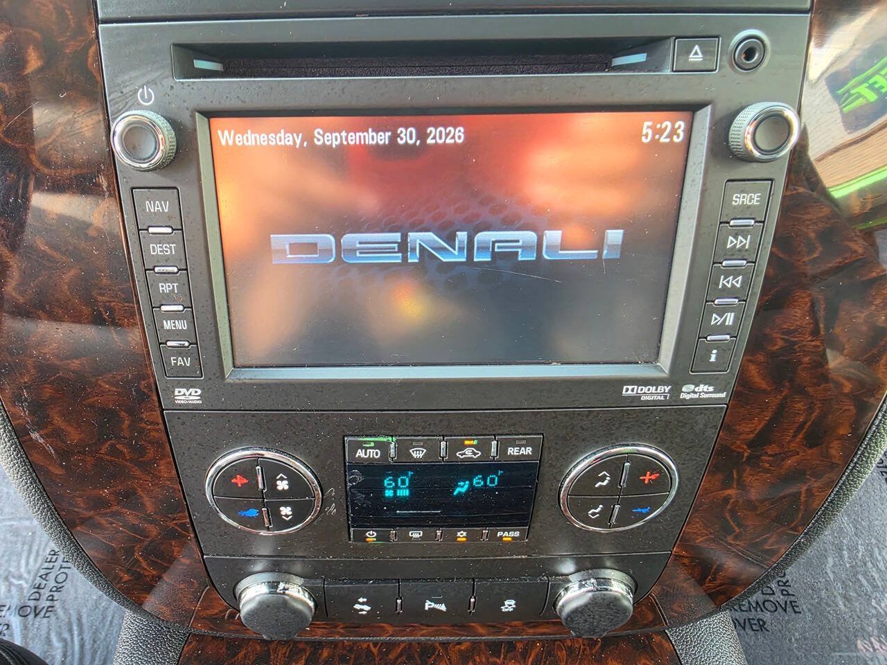 Used 2014 GMC Yukon Denali RWD image 30