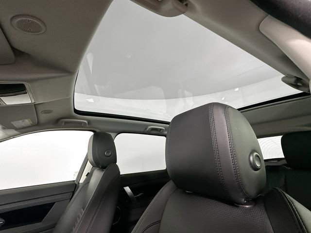 Used 2024 Land Rover Discovery Sport S image 19