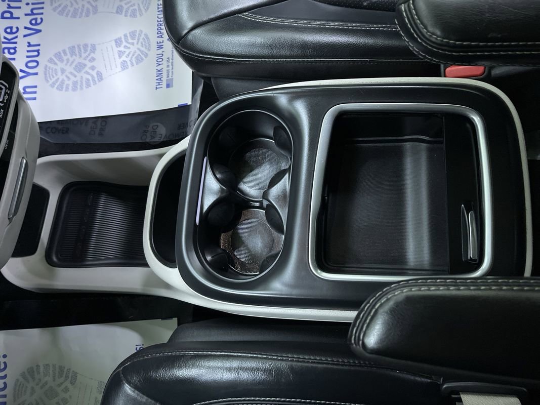 Used 2022 Chrysler Pacifica Touring-L image 24