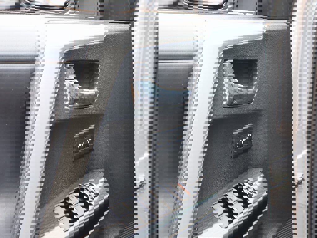 Used 2017 Toyota RAV4 Limited image 23