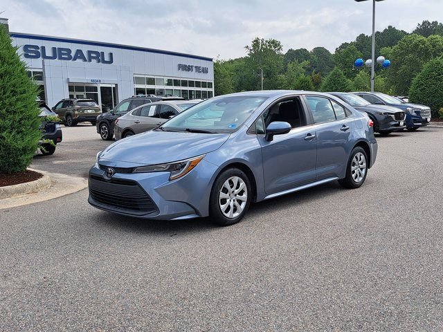 Used 2023 Toyota Corolla LE FWD image 2