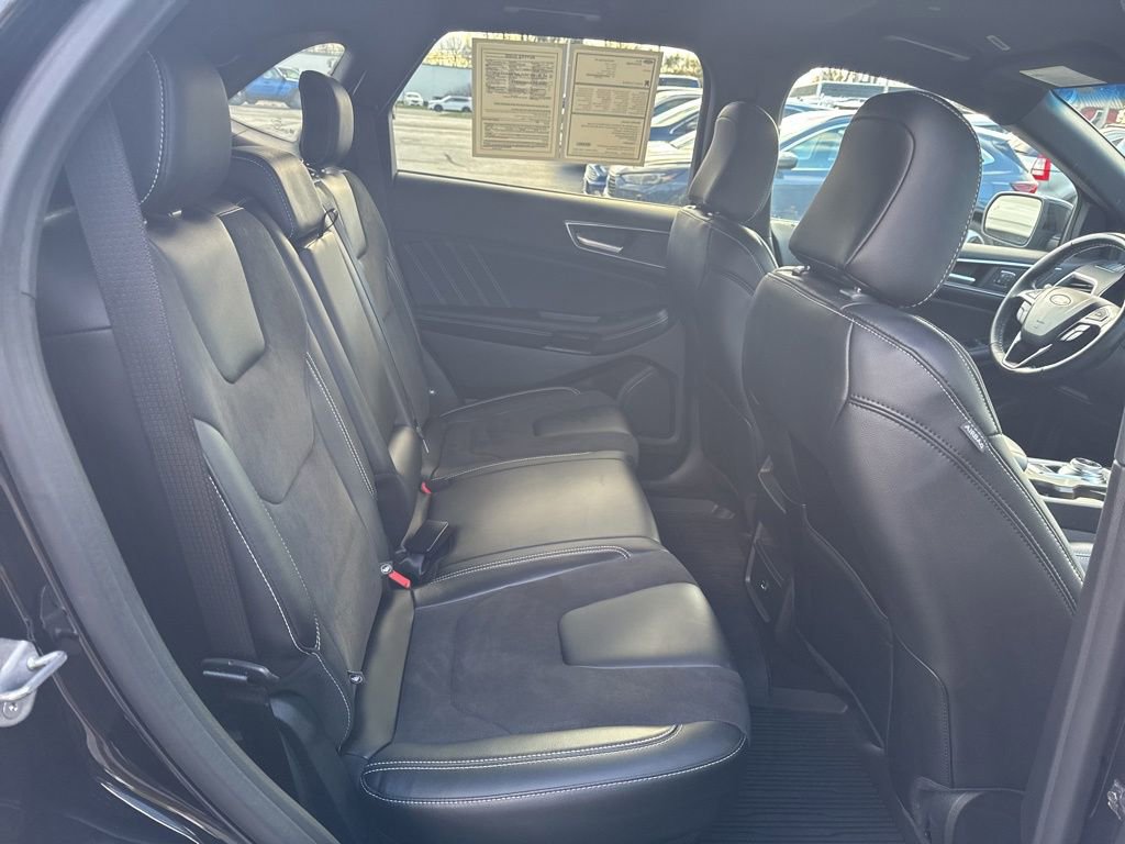Used 2022 Ford Edge ST image 34