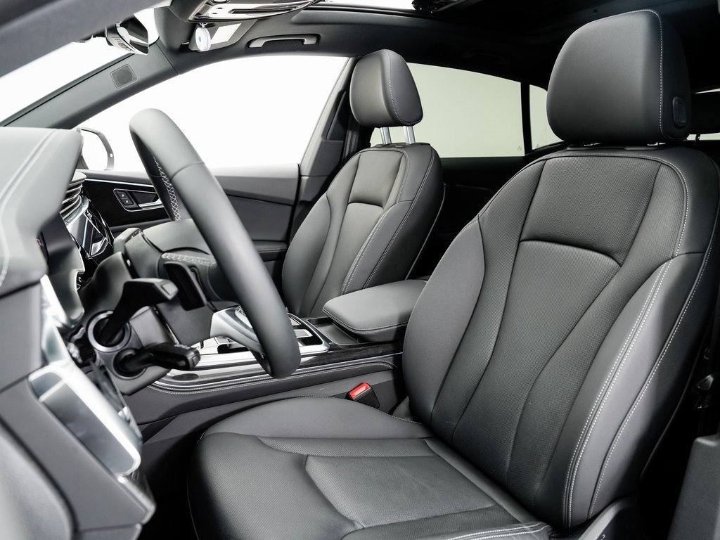 Used 2025 Audi Q8 Premium Plus w/ Premium Plus Package image 5