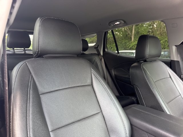 Used 2024 GMC Terrain SLT AWD/4WD image 24