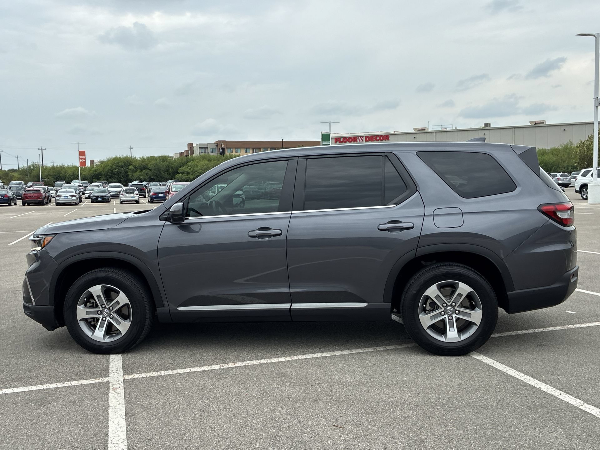 Certified 2025 Honda Pilot EX-L image 3