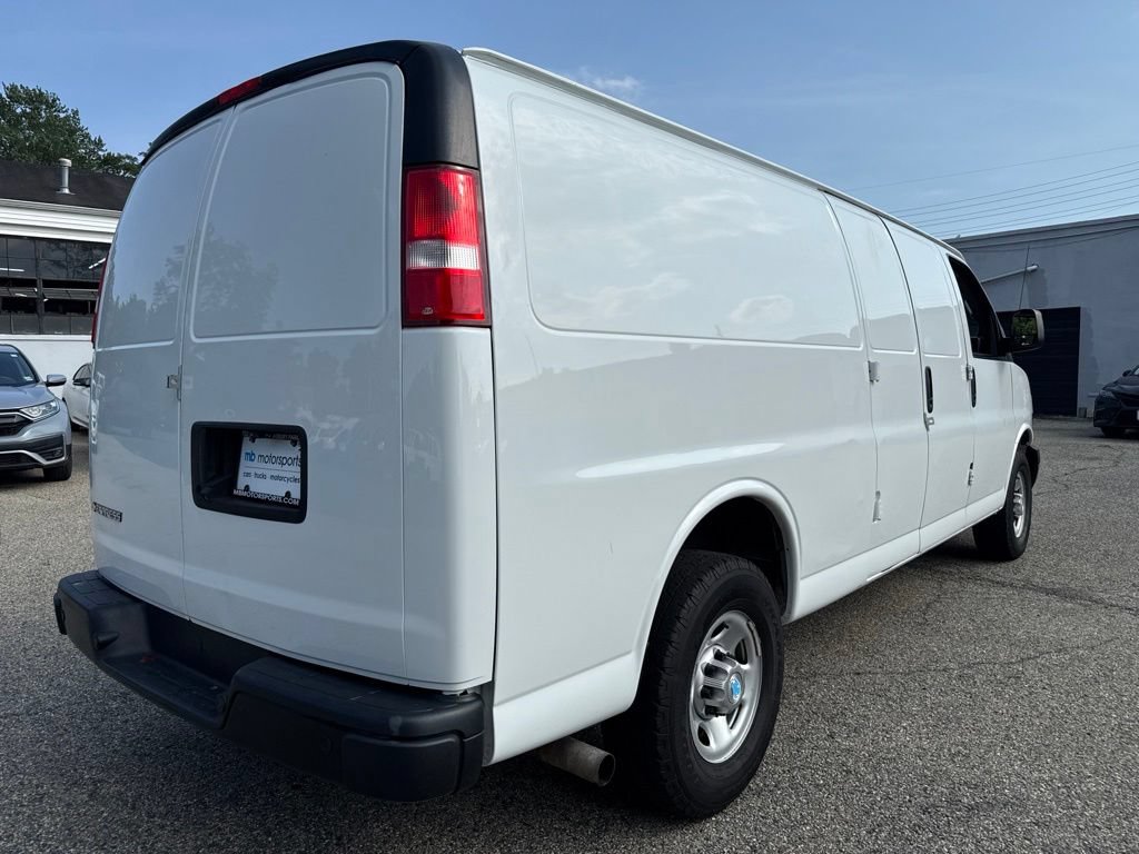 Used 2021 Chevrolet Express 3500 Extended w/ Driver Convenience Package RWD image 7
