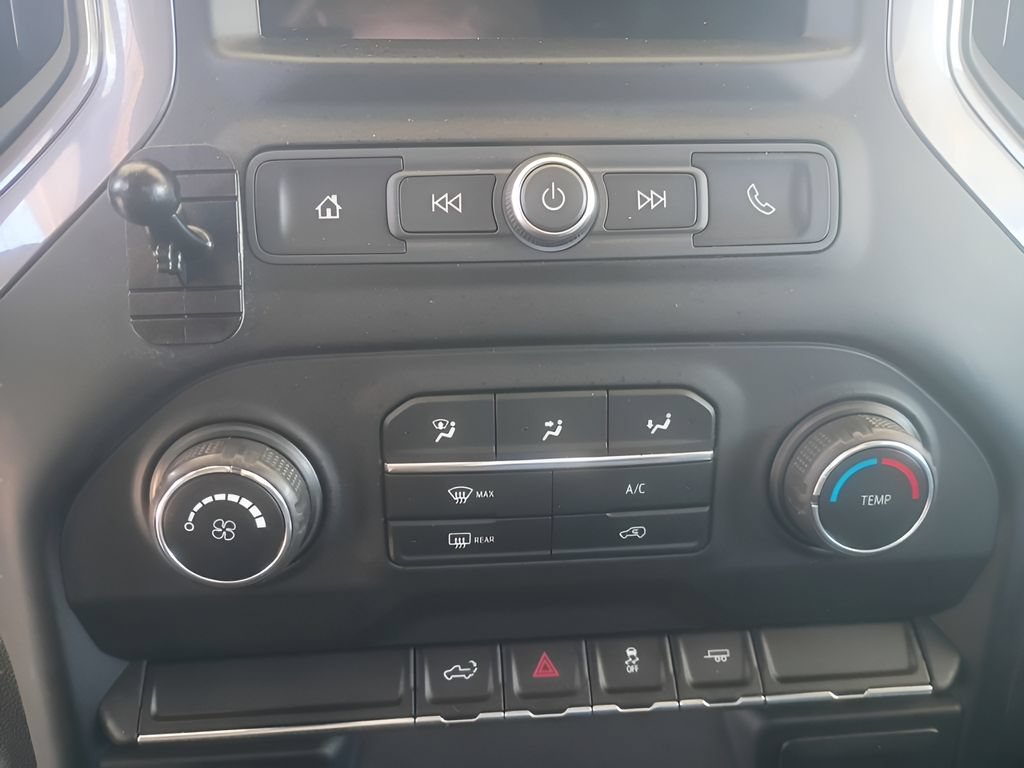 Used 2019 Chevrolet Silverado 1500 Custom w/ Custom Convenience Package RWD image 18
