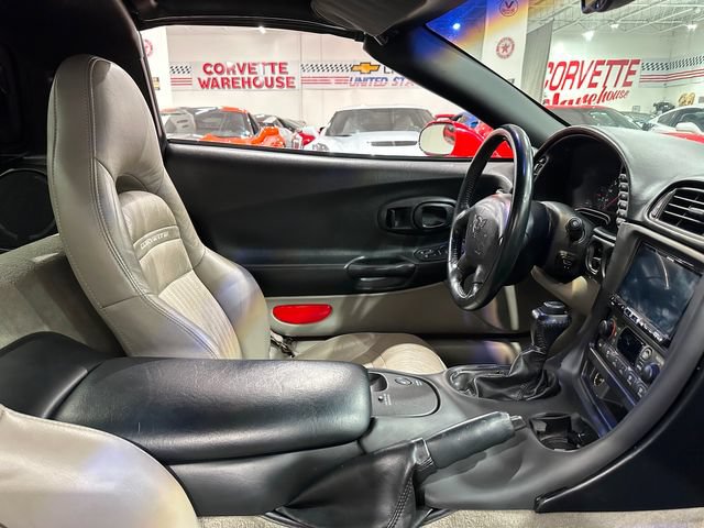 Used 2004 Chevrolet Corvette Coupe w/ Preferred Equipment Group RWD image 14