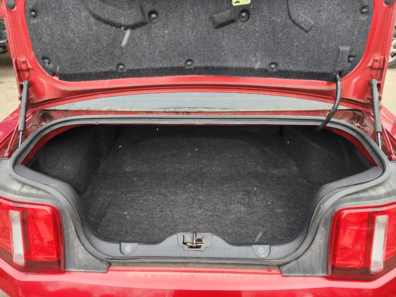 Used 2010 Ford Mustang Coupe image 13