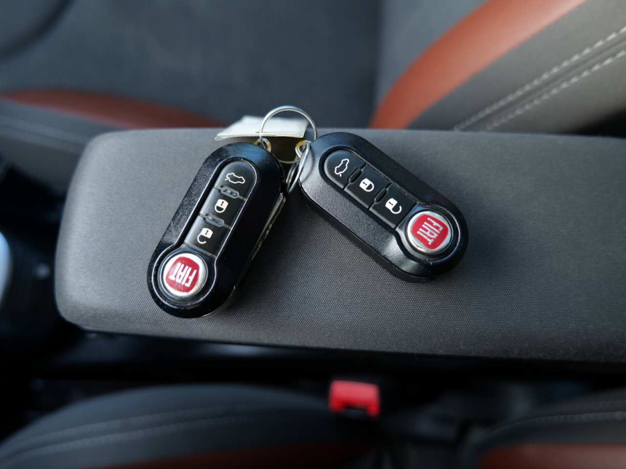 Used 2014 FIAT 500L Trekking w/ Popular Equipment Group image 33