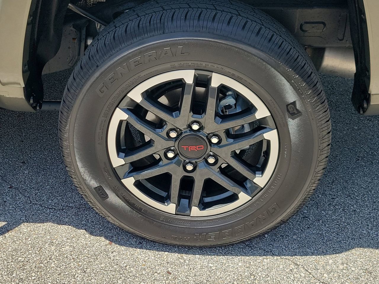 Used 2025 Toyota Tacoma TRD Sport RWD image 5
