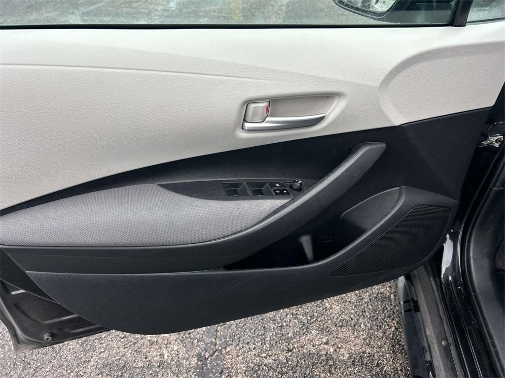 Used 2021 Toyota Corolla L image 18