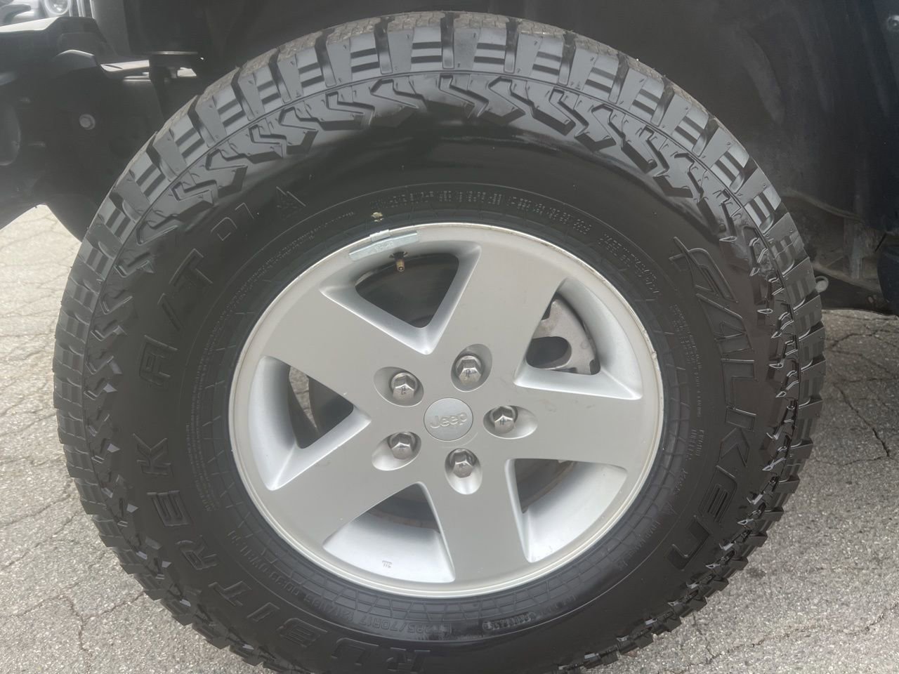 Used 2025 Jeep Gladiator Nighthawk image 11