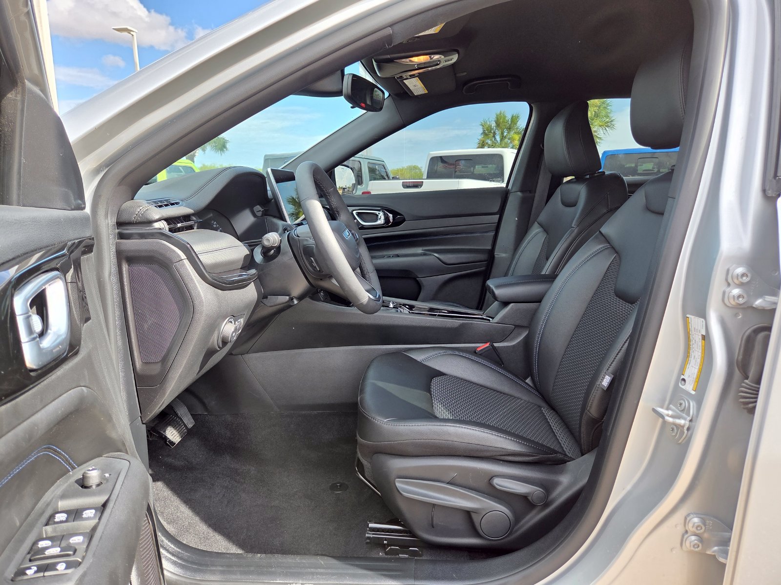 New 2026 Jeep Compass Latitude AWD/4WD image 13