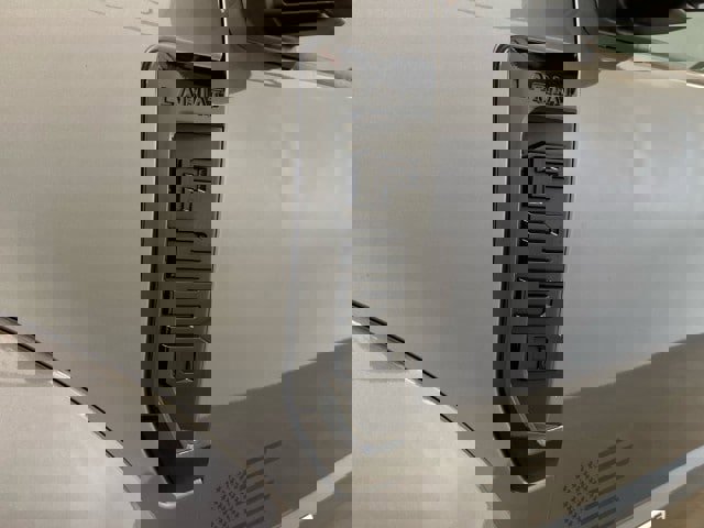 Used 2022 Ford F250 Lariat w/ Black Appearance Package image 15