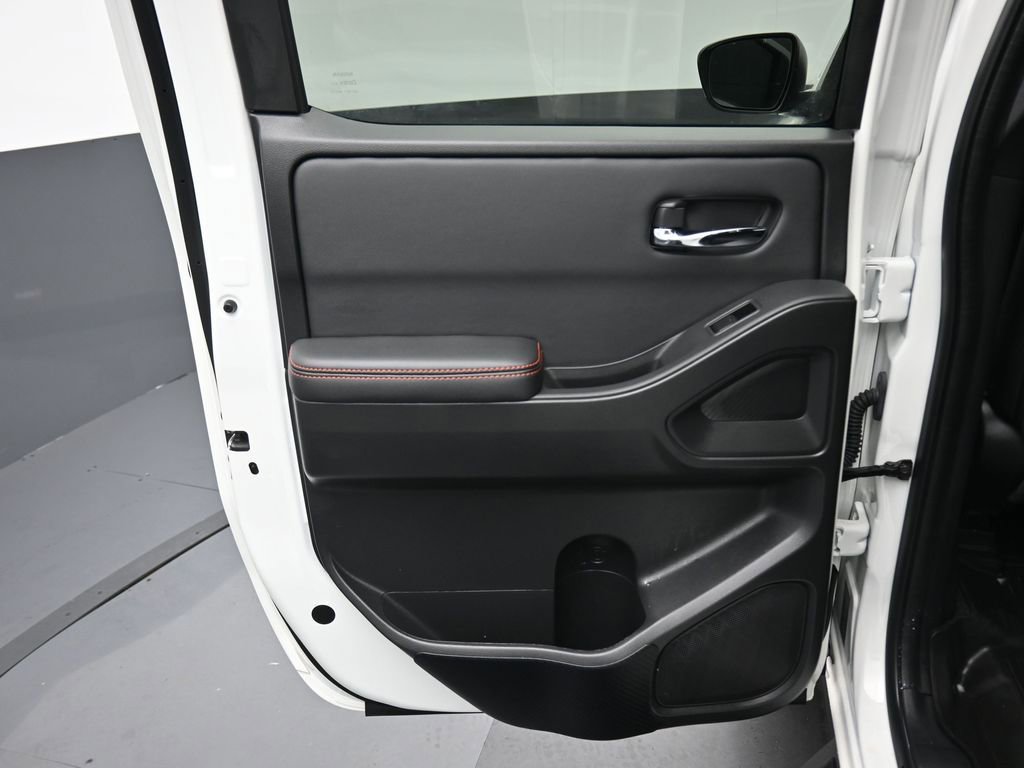 Used 2024 Nissan Frontier PRO-4X w/ Technology Package image 31