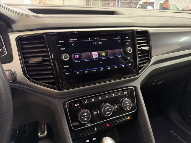 Used 2023 Volkswagen Atlas SEL Premium image 24