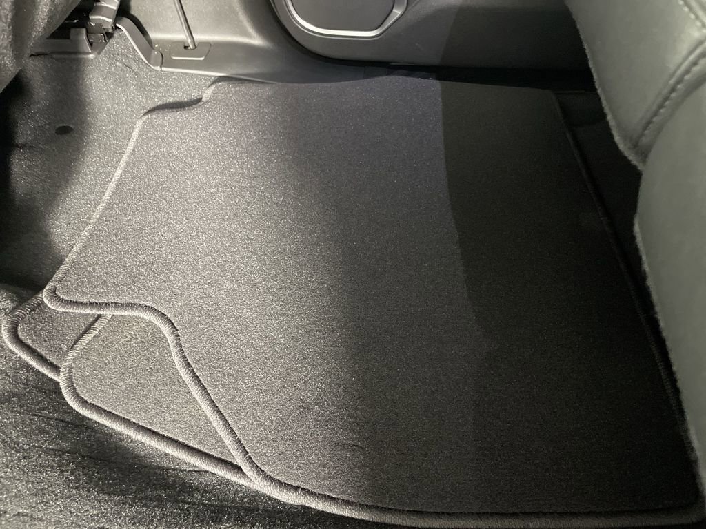 Used 2025 GMC Sierra 1500 SLT image 34