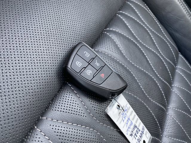 Used 2021 Buick Envision Avenir w/ Technology Package II image 34