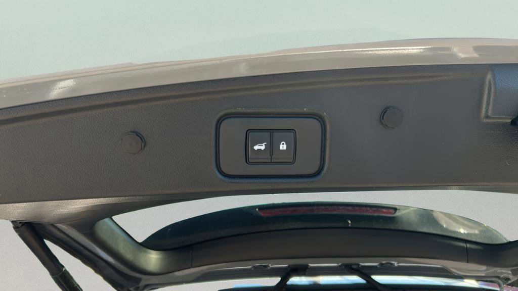 Used 2025 Nissan Pathfinder Platinum image 34