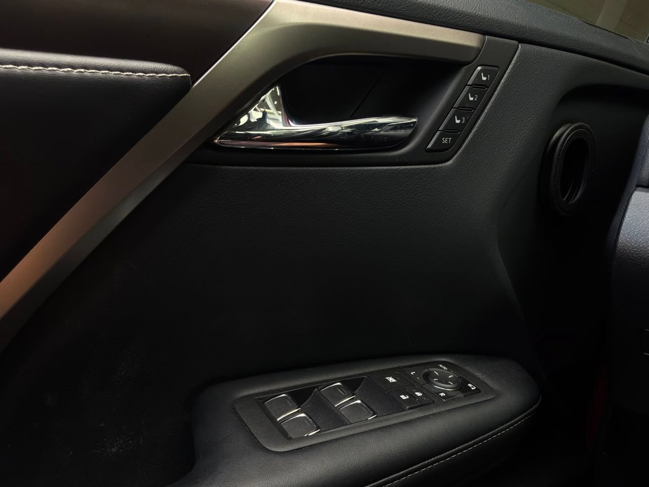 Used 2022 Lexus RX 450h AWD w/ Premium Package image 24