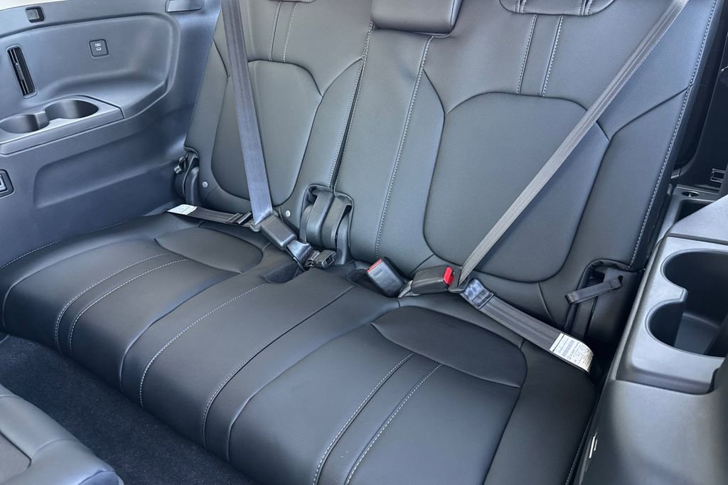 New 2026 Honda Pilot Touring image 17