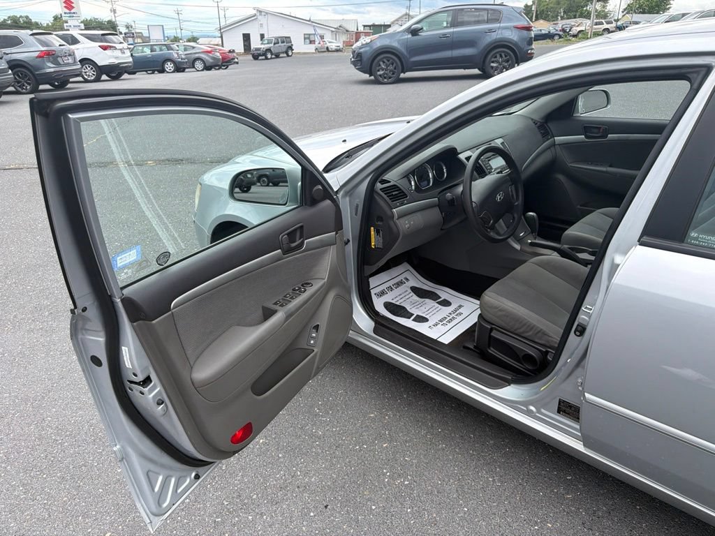 Used 2010 Hyundai Sonata GLS FWD image 14