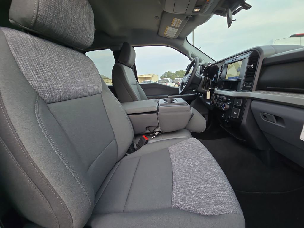 New 2026 Ford F350 XLT w/ 360-Degree Camera Package image 17