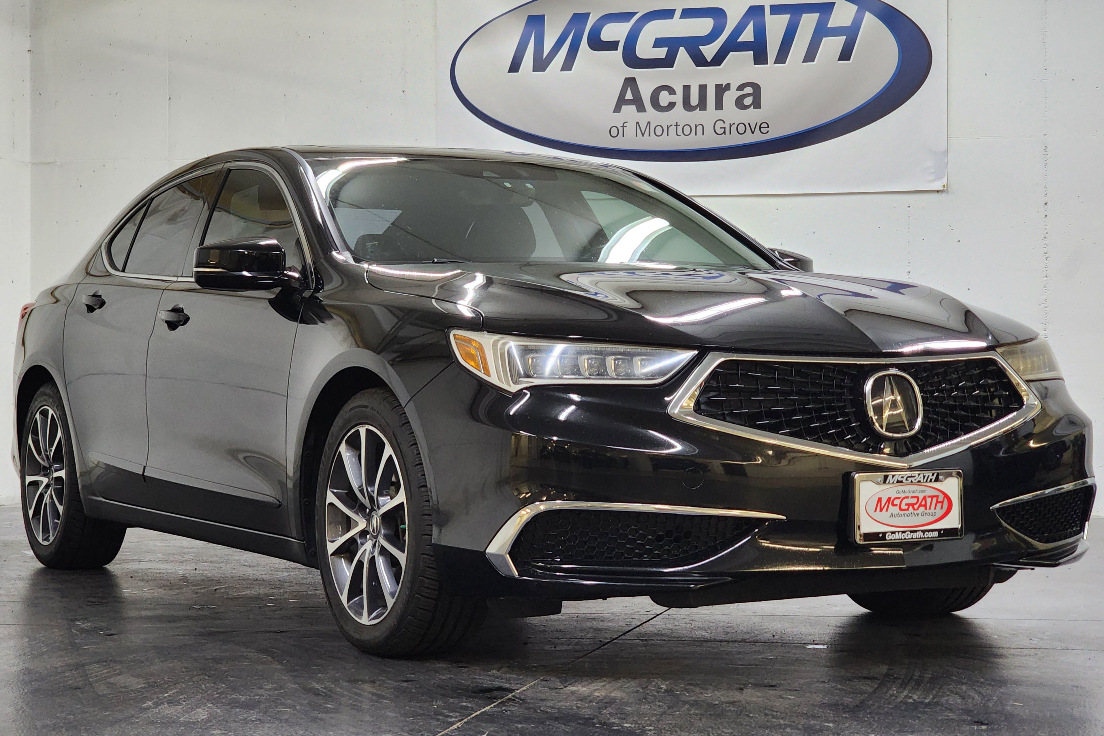 Used 2018 Acura TLX V6 SH-AWD image 2