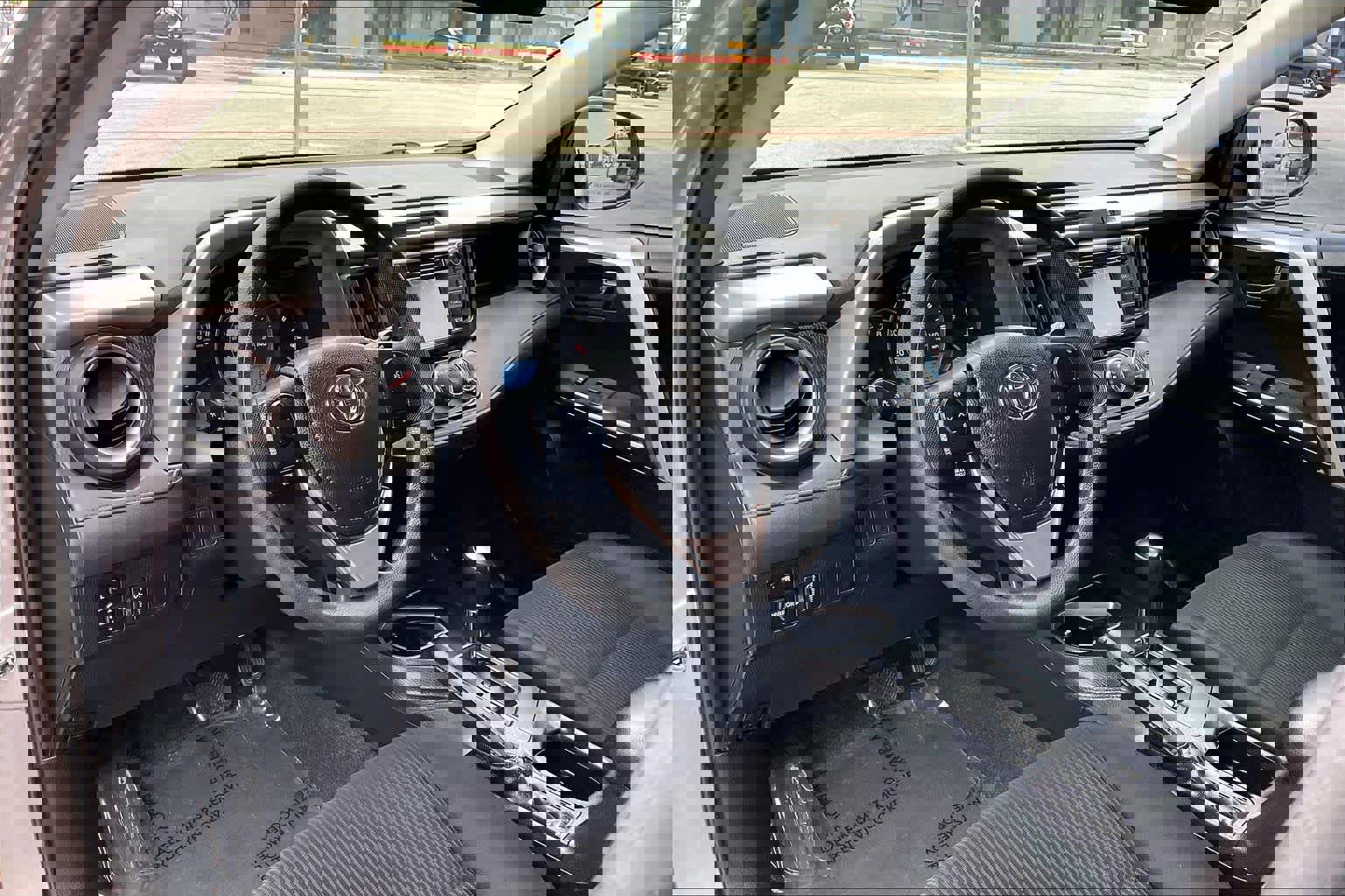 Used 2016 Toyota RAV4 LE FWD image 17