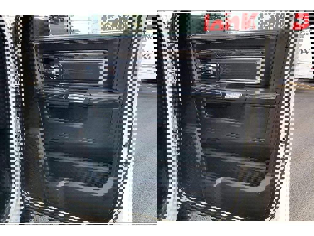 Used 2015 RAM 2500 Limited image 25