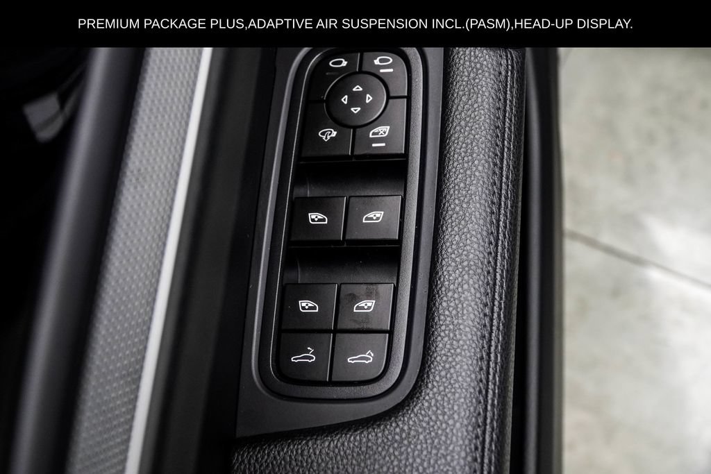 Used 2024 Porsche Cayenne AWD/4WD image 39