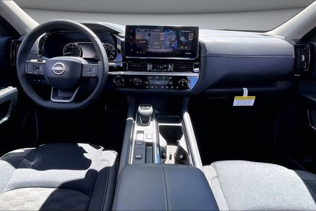 New 2026 Nissan Pathfinder SV image 5