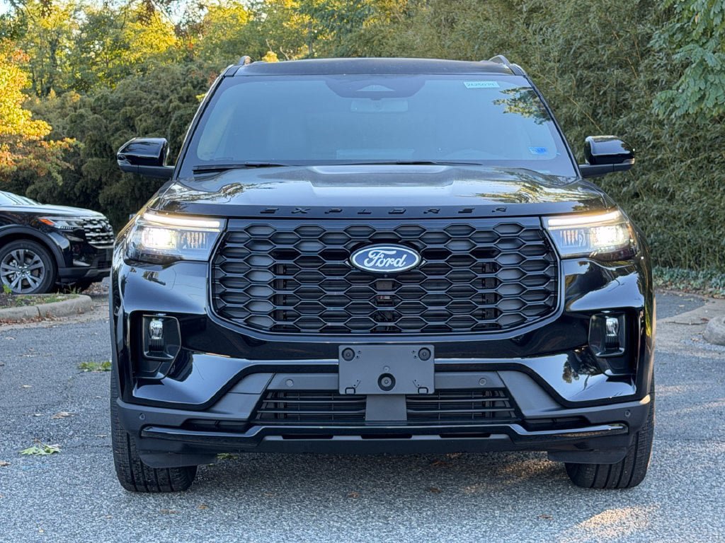 New 2027 Ford Explorer ST-Line w/ Premium Package AWD/4WD image 2