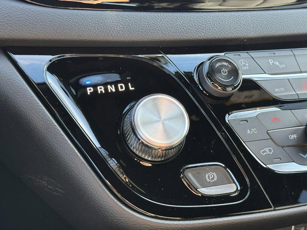 New 2026 Chrysler Voyager LX image 13