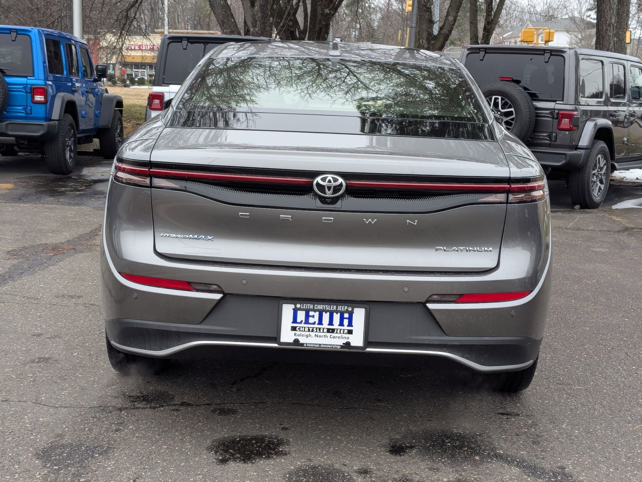 Used 2023 Toyota Crown Platinum image 6