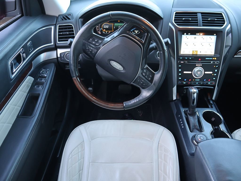 Used 2017 Ford Explorer Platinum image 6