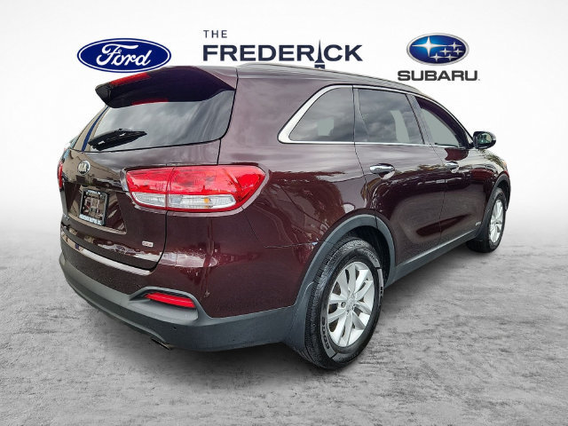 Used 2016 Kia Sorento AWD w/ LX Convenience Package image 4