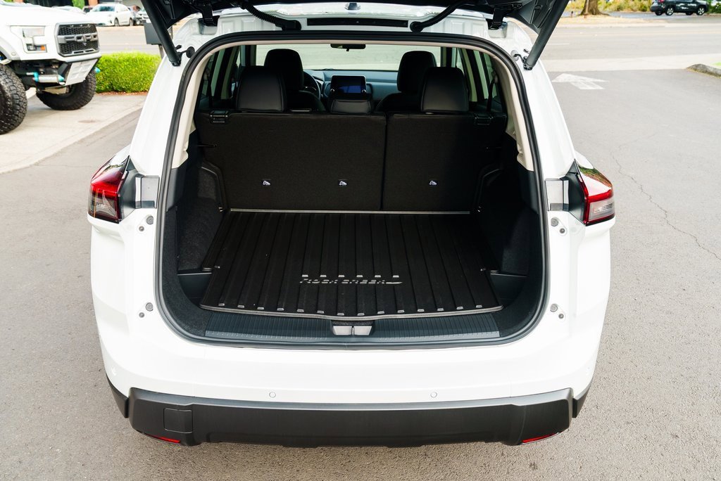 New 2026 Nissan Rogue Rock Creek image 8