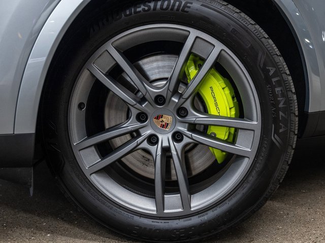 Used 2026 Porsche Cayenne S image 17