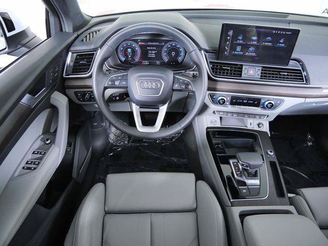 Used 2023 Audi Q5 2.0T Premium Plus w/ Premium Plus Package AWD/4WD image 17