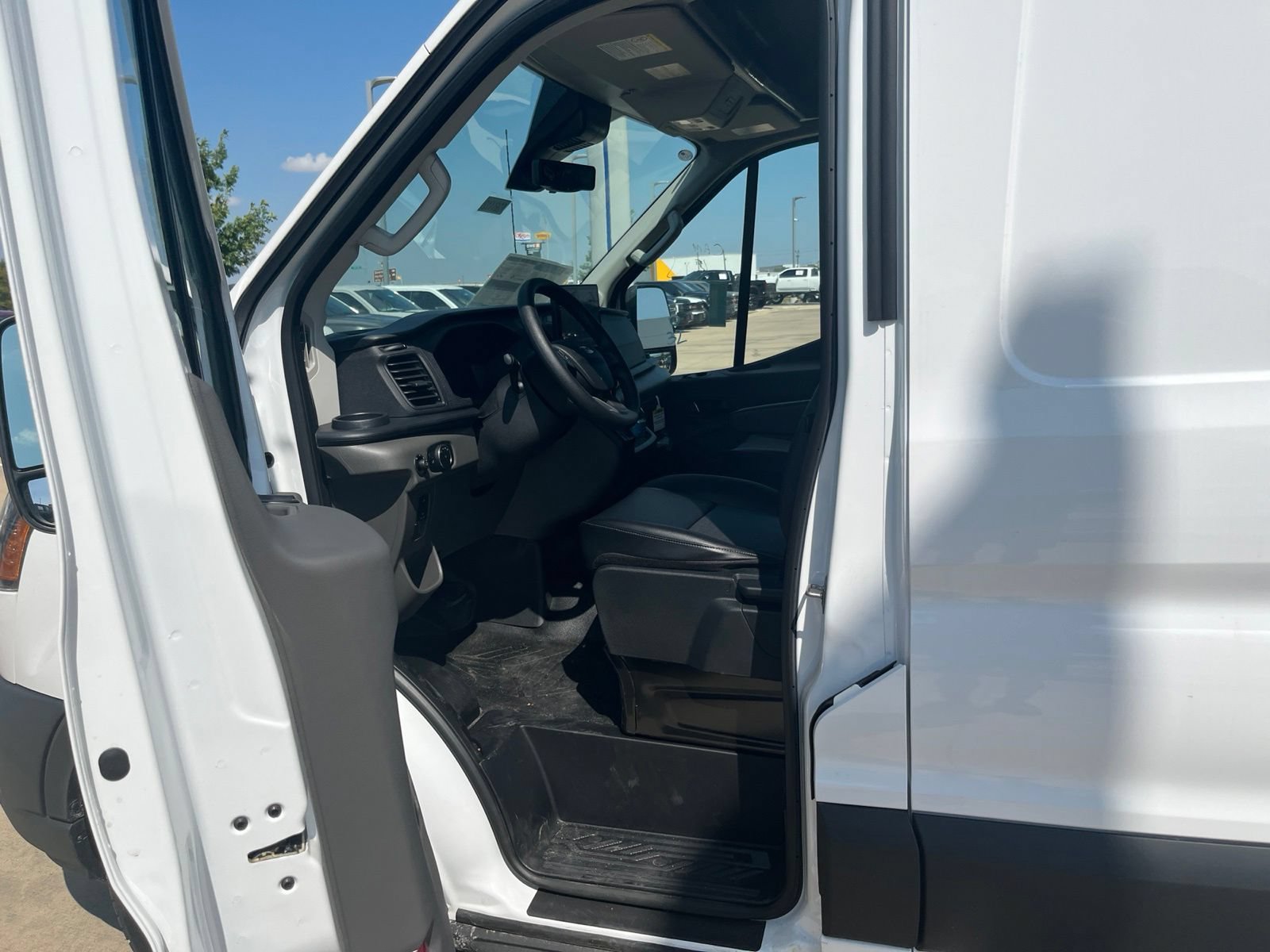 New 2026 Ford Transit 250 148 Medium Roof w/ Load Area Protection Package RWD image 12