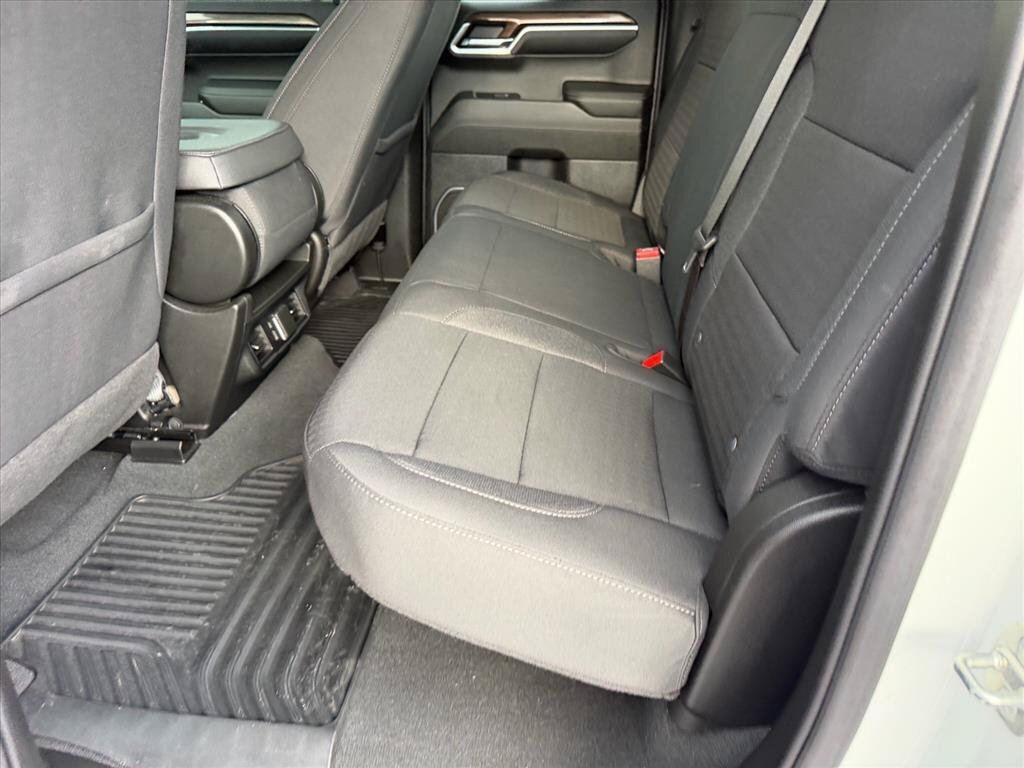 Used 2024 Chevrolet Silverado 1500 LT AWD/4WD image 16