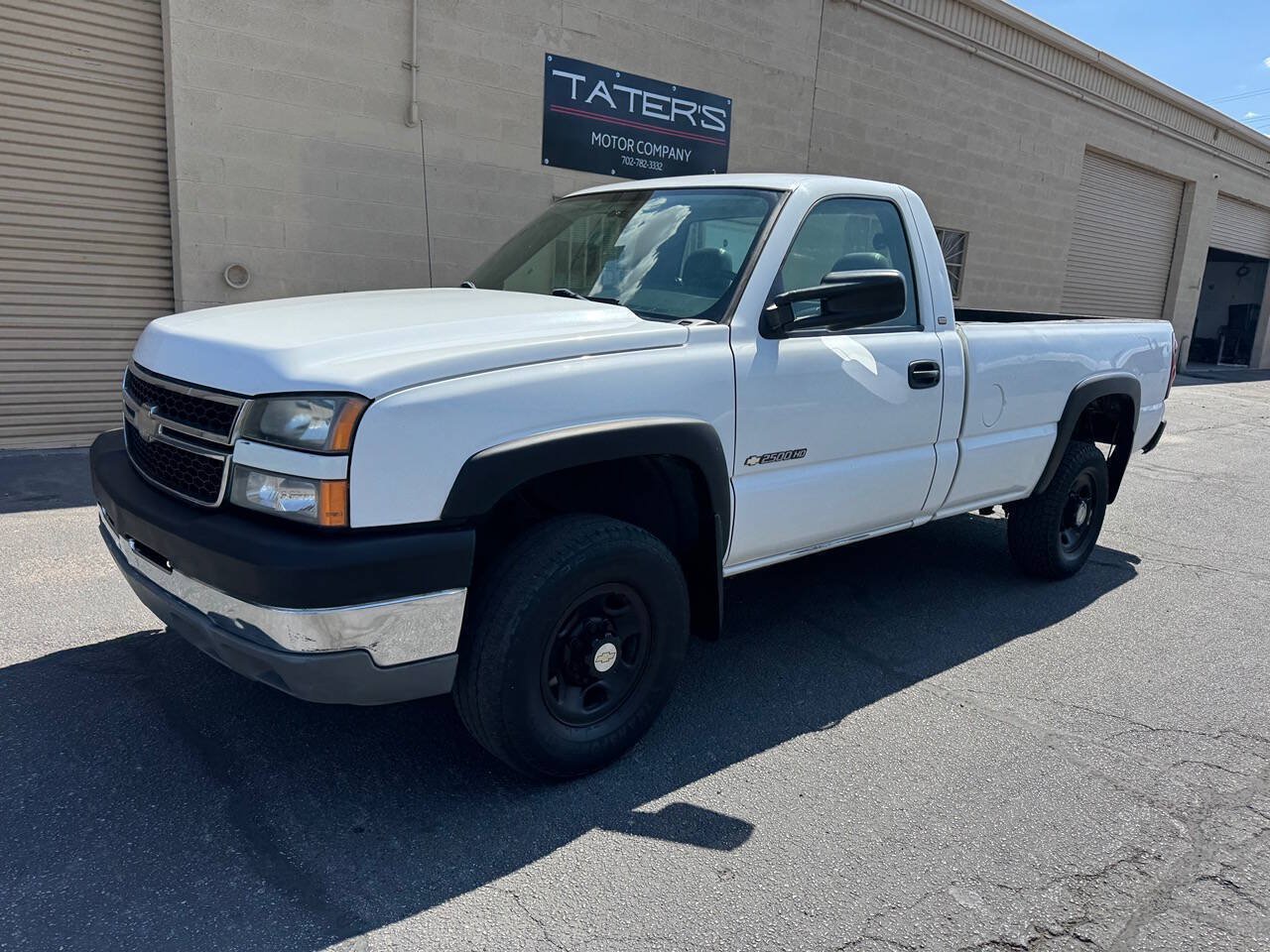 Used 2005 Chevrolet Silverado 2500 W/T RWD image 4