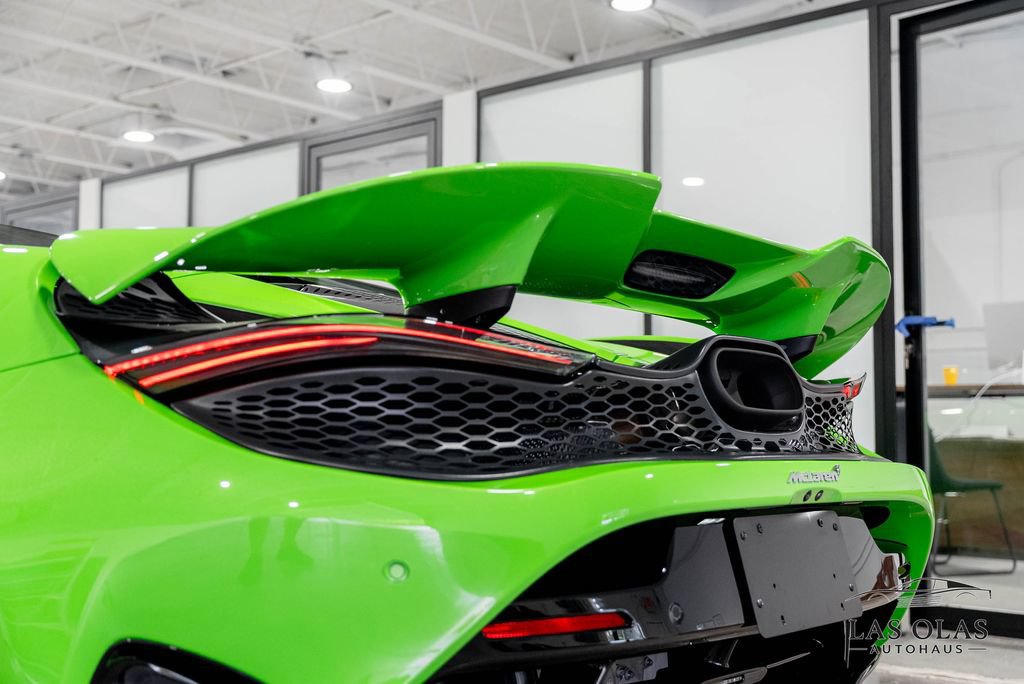 Used 2026 McLaren 750S Spider RWD image 21
